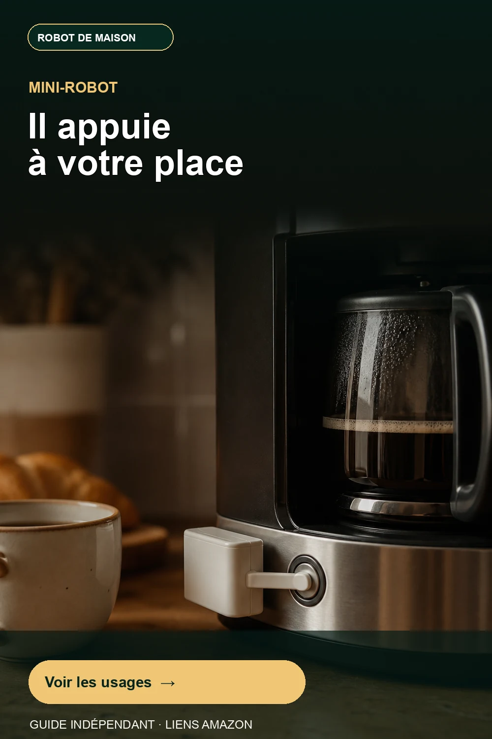 Mini-robot presse-bouton générique fixé à une cafetière